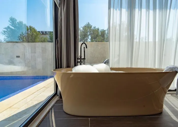Patara 2 Bedroom Secluded With Private Pool Hot Tub 칼칸